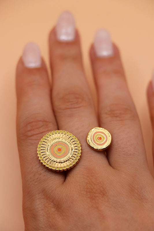 Bague Soléa – bague dorée ajustable à double cercle émaillé aux tons chauds
