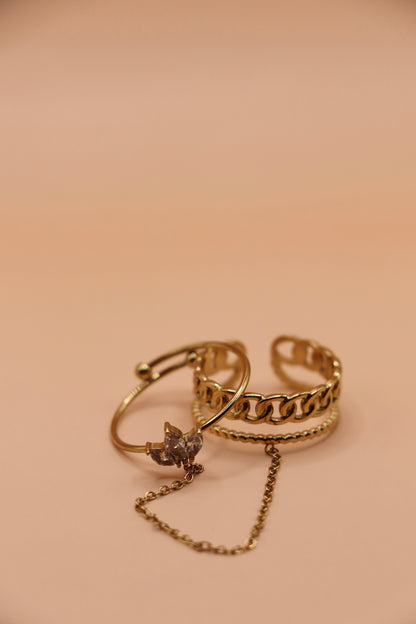 Double Bague chaîne en acier inoxydable doré avec zircons blancs – bijou tendance et original pour femme.