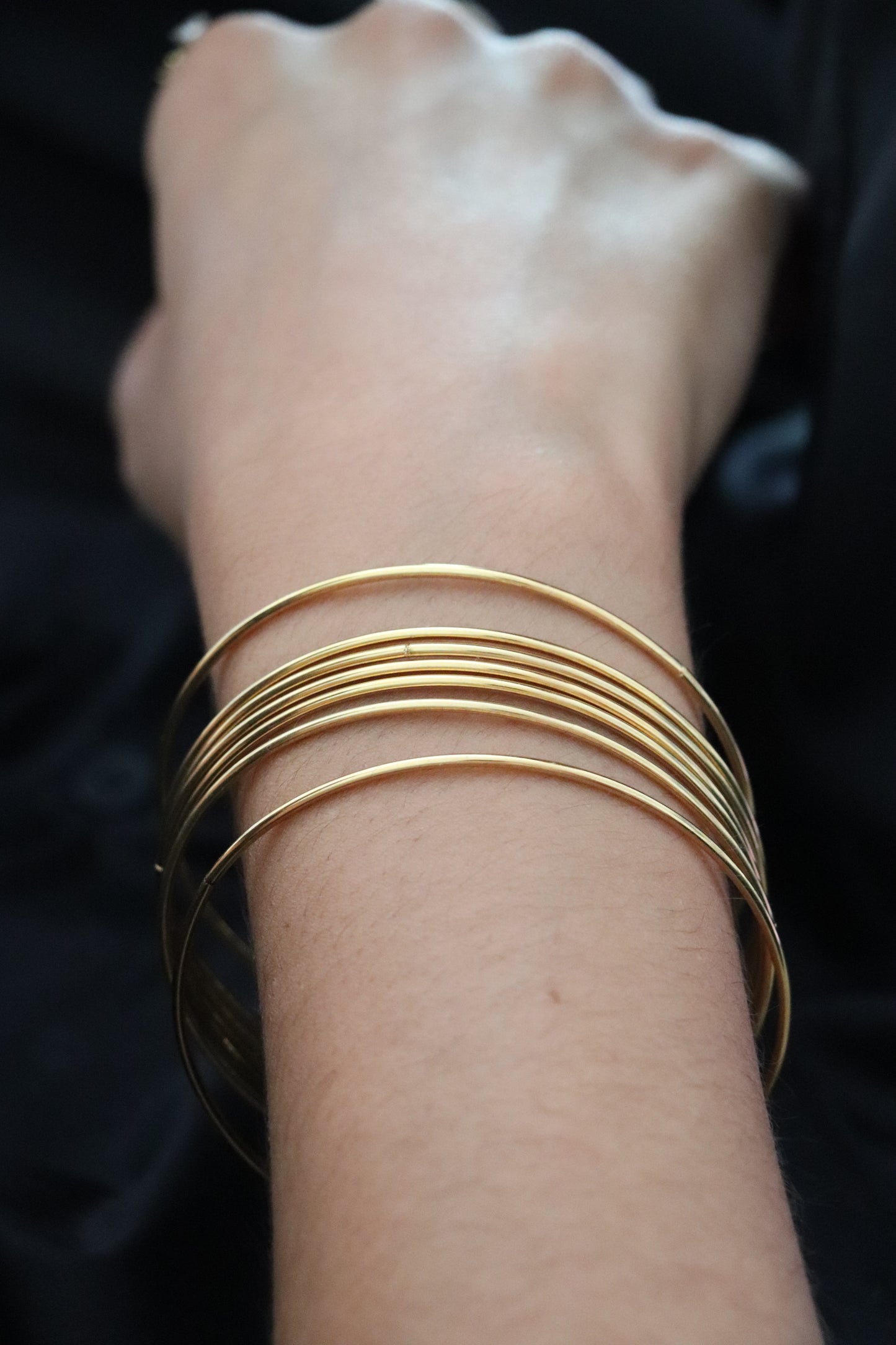 Bracelet fin/jonc en acier inoxydable doré, taille unique